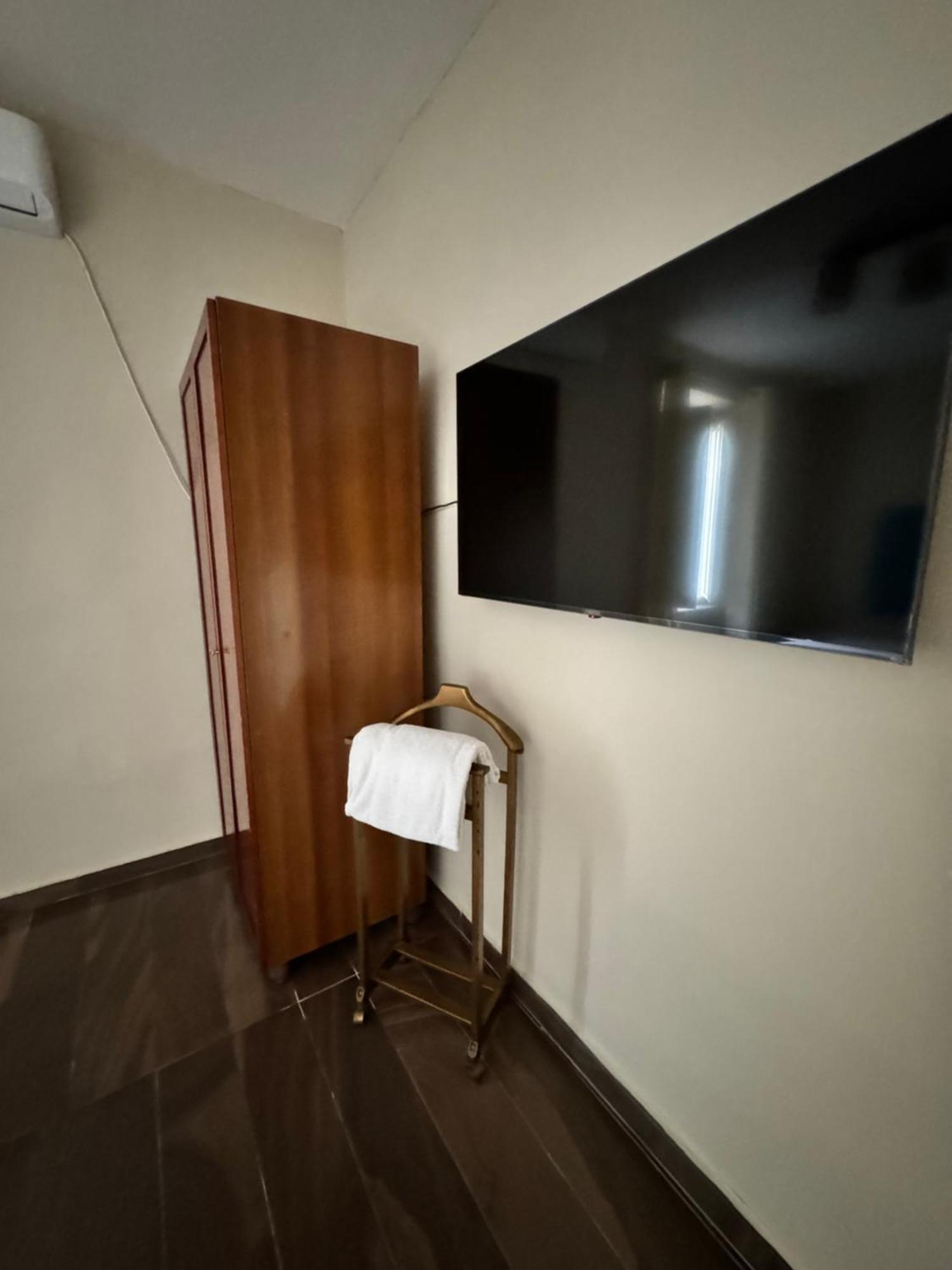 Room Station Giulia Naples Extérieur photo